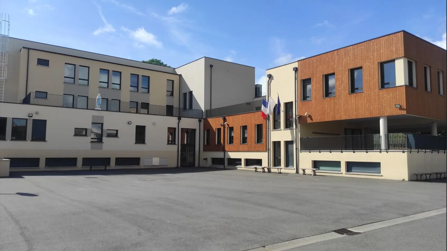 college-jeanne-darc-beaumont-sur-oise.webp